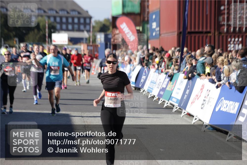 03.10.2025 - Köhlbrandbrückenlauf Jannik Wohlers http://msf.ph/oto/9071777 03.10.2025 13:15:20 Ziel 4031, 4610, 5186, 5771, 6370, 6535, 6591, 6773, 6790 meine-sportfotos.de