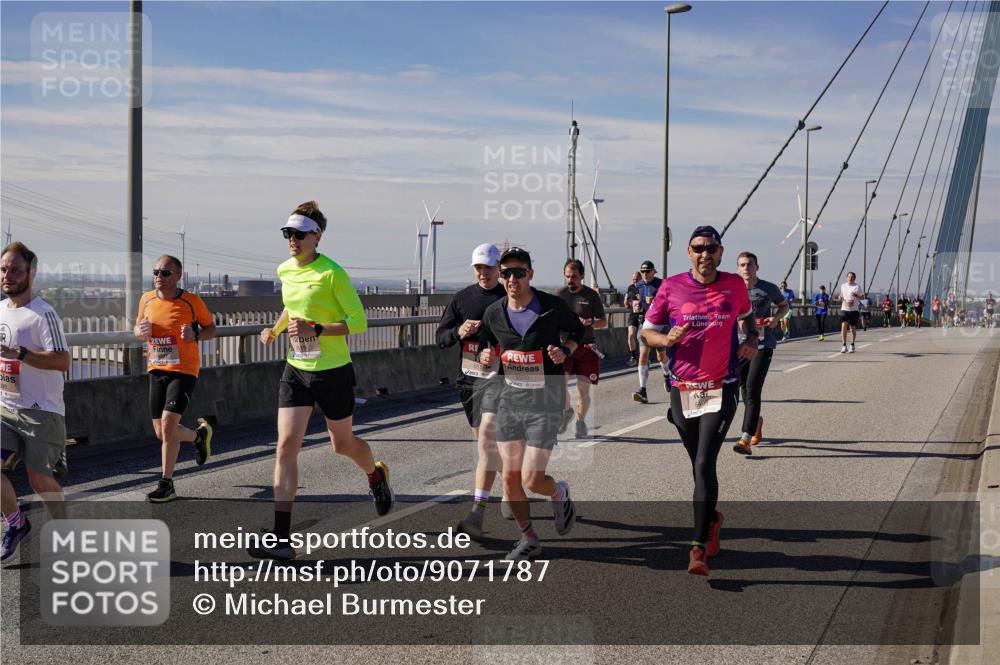 03.10.2025 - Köhlbrandbrückenlauf Michael Burmester http://msf.ph/oto/9071787 03.10.2025 12:36:48 Position 2 6520 meine-sportfotos.de