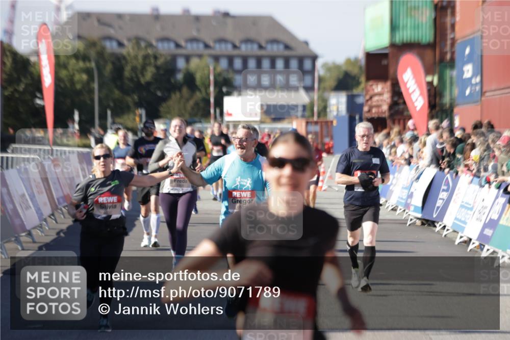 03.10.2025 - Köhlbrandbrückenlauf Jannik Wohlers http://msf.ph/oto/9071789 03.10.2025 13:15:22 Ziel 4031, 4610, 5771, 6535, 6772, 6773, 6790 meine-sportfotos.de