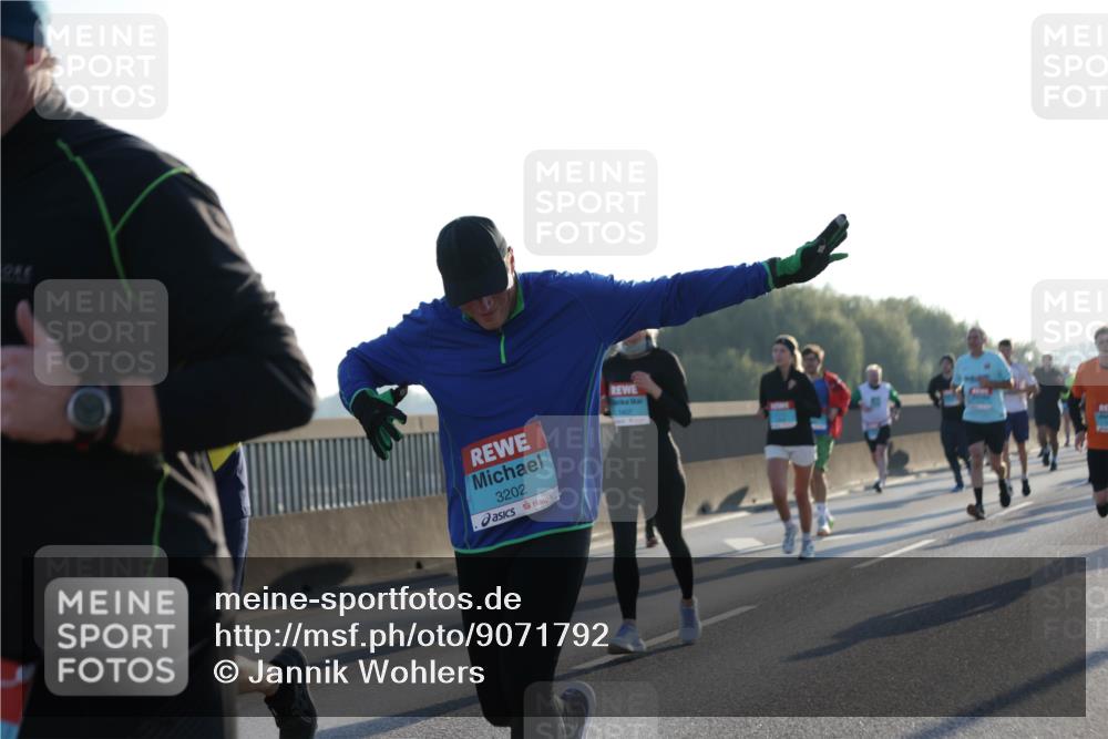 03.10.2025 - Köhlbrandbrückenlauf Jannik Wohlers http://msf.ph/oto/9071792 03.10.2025 09:17:58 Position 3 3202 meine-sportfotos.de