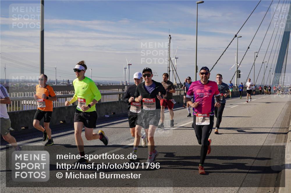 03.10.2025 - Köhlbrandbrückenlauf Michael Burmester http://msf.ph/oto/9071796 03.10.2025 12:36:48 Position 2 6520 meine-sportfotos.de