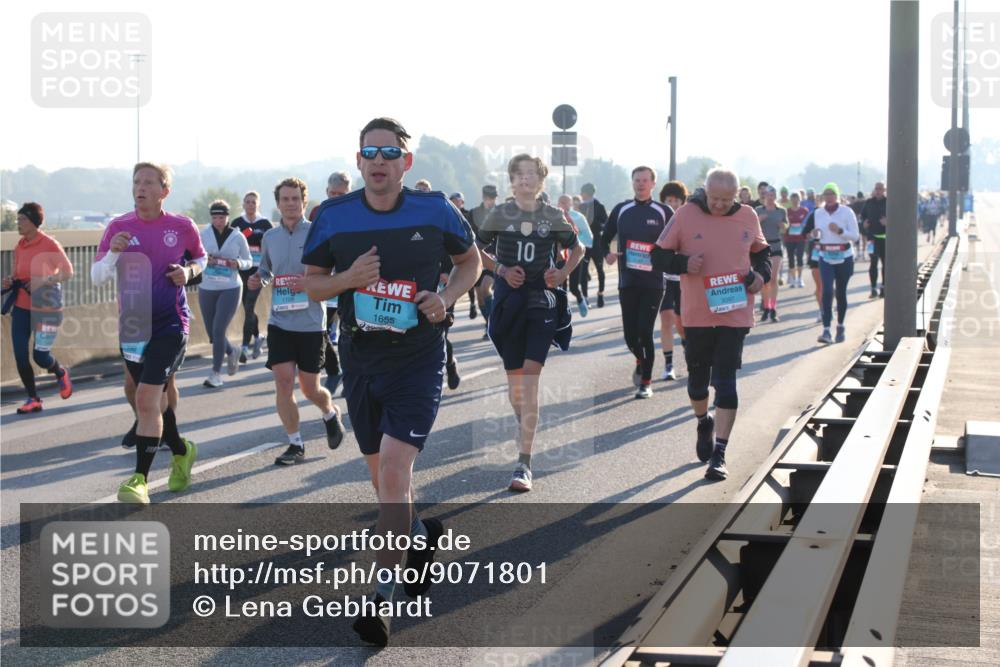 03.10.2025 - Köhlbrandbrückenlauf Lena Gebhardt http://msf.ph/oto/9071801 03.10.2025 09:24:42 Position 1 1108, 1655, 10, 3097 meine-sportfotos.de