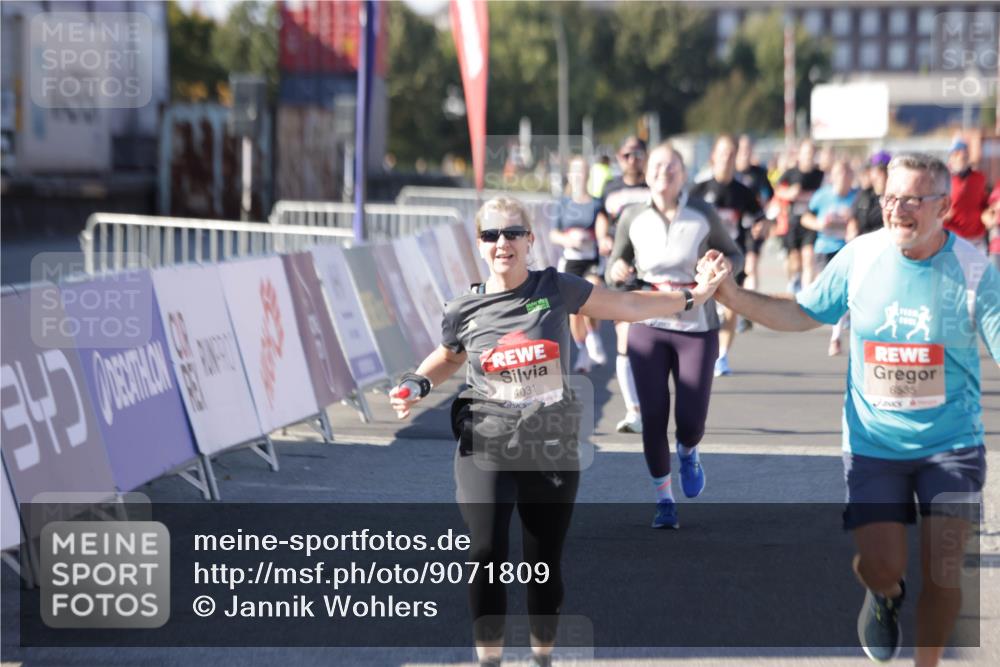 03.10.2025 - Köhlbrandbrückenlauf Jannik Wohlers http://msf.ph/oto/9071809 03.10.2025 13:15:24 Ziel 4031, 4267, 4610, 4962, 5309, 5771, 6535, 6772, 6773, 6790 meine-sportfotos.de