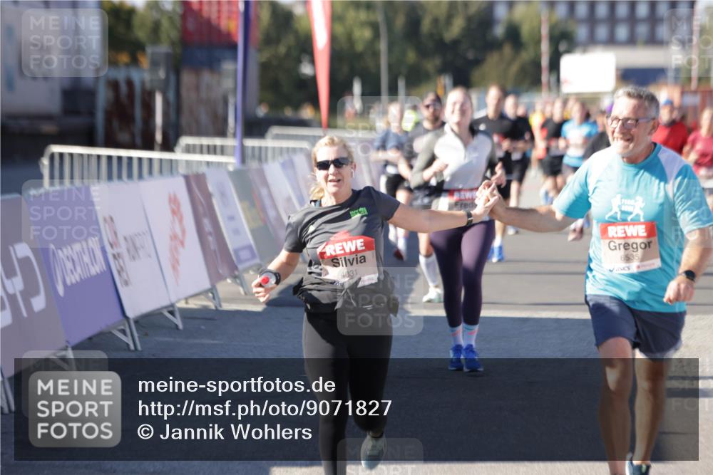 03.10.2025 - Köhlbrandbrückenlauf Jannik Wohlers http://msf.ph/oto/9071827 03.10.2025 13:15:24 Ziel 4031, 4267, 4610, 4962, 5309, 5771, 6535, 6772, 6773, 6790 meine-sportfotos.de