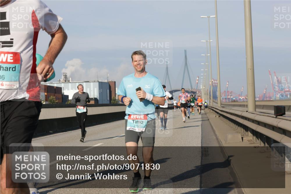 03.10.2025 - Köhlbrandbrückenlauf Jannik Wohlers http://msf.ph/oto/9071830 03.10.2025 09:49:52 Position 3 36, 2732 meine-sportfotos.de
