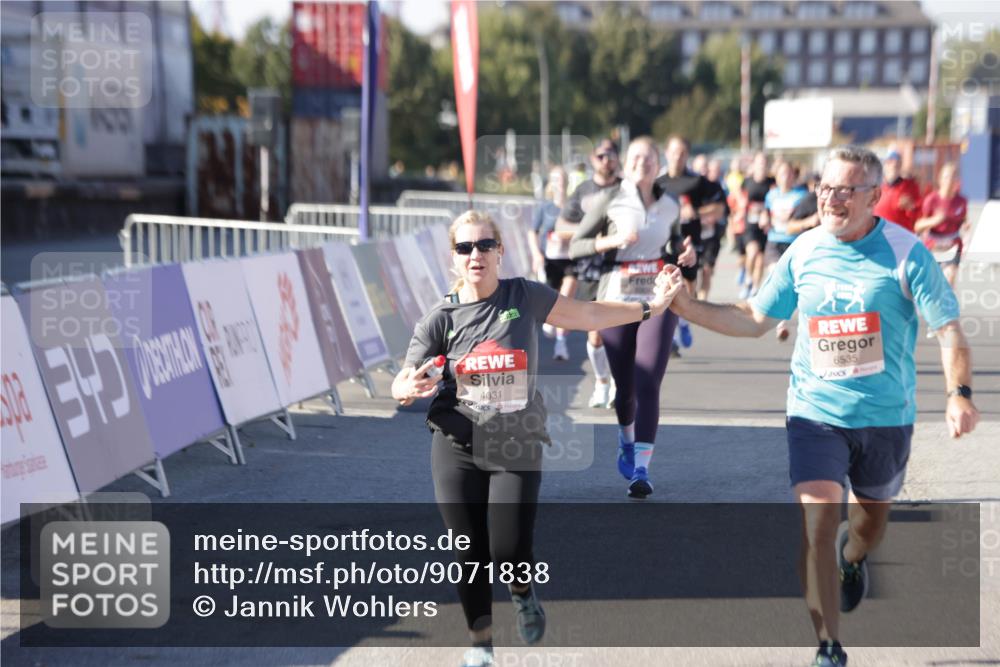 03.10.2025 - Köhlbrandbrückenlauf Jannik Wohlers http://msf.ph/oto/9071838 03.10.2025 13:15:24 Ziel 4031, 4267, 4610, 4962, 5309, 5771, 6535, 6772, 6773, 6790 meine-sportfotos.de