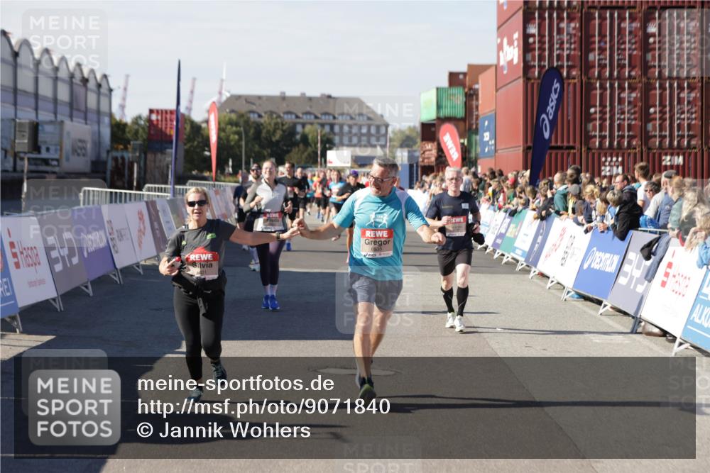 03.10.2025 - Köhlbrandbrückenlauf Jannik Wohlers http://msf.ph/oto/9071840 03.10.2025 13:15:25 Ziel 4031, 4267, 4610, 4962, 5309, 5771, 6019, 6535, 6772, 6773, 6790 meine-sportfotos.de