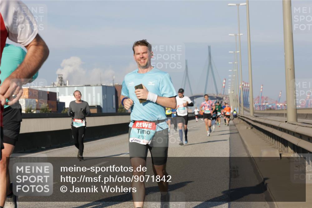 03.10.2025 - Köhlbrandbrückenlauf Jannik Wohlers http://msf.ph/oto/9071842 03.10.2025 09:49:52 Position 3 2732 meine-sportfotos.de