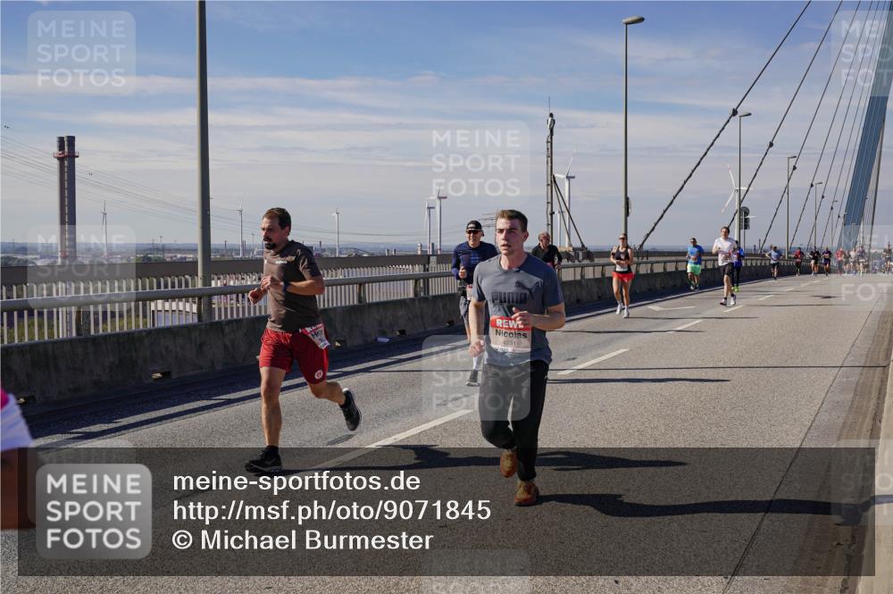 03.10.2025 - Köhlbrandbrückenlauf Michael Burmester http://msf.ph/oto/9071845 03.10.2025 12:36:50 Position 2 4231 meine-sportfotos.de