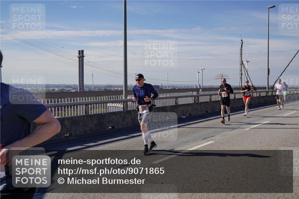 03.10.2025 - Köhlbrandbrückenlauf Michael Burmester http://msf.ph/oto/9071865 03.10.2025 12:36:51 Position 2  meine-sportfotos.de
