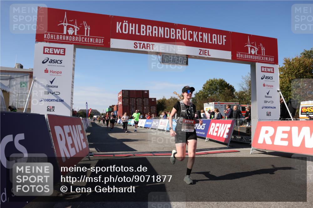 03.10.2025 - Köhlbrandbrückenlauf Lena Gebhardt http://msf.ph/oto/9071877 03.10.2025 13:37:03 Ziel 5287, 5507, 5592, 6104, 6380, 6381 meine-sportfotos.de