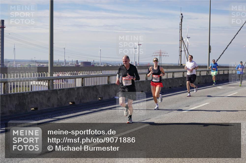 03.10.2025 - Köhlbrandbrückenlauf Michael Burmester http://msf.ph/oto/9071886 03.10.2025 12:36:52 Position 2 4080 meine-sportfotos.de