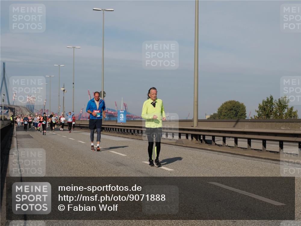 03.10.2025 - Köhlbrandbrückenlauf Fabian Wolf http://msf.ph/oto/9071888 03.10.2025 10:13:18 Position 3 3 meine-sportfotos.de