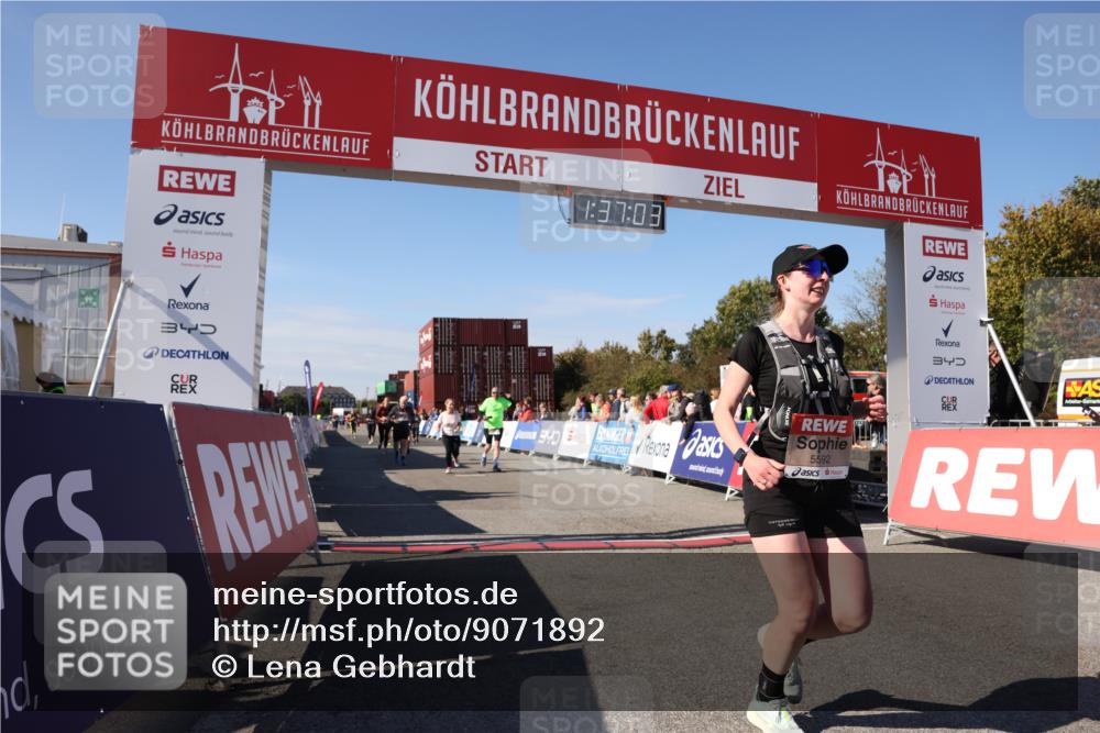 03.10.2025 - Köhlbrandbrückenlauf Lena Gebhardt http://msf.ph/oto/9071892 03.10.2025 13:37:03 Ziel 5287, 5507, 5592, 6104, 6380, 6381 meine-sportfotos.de