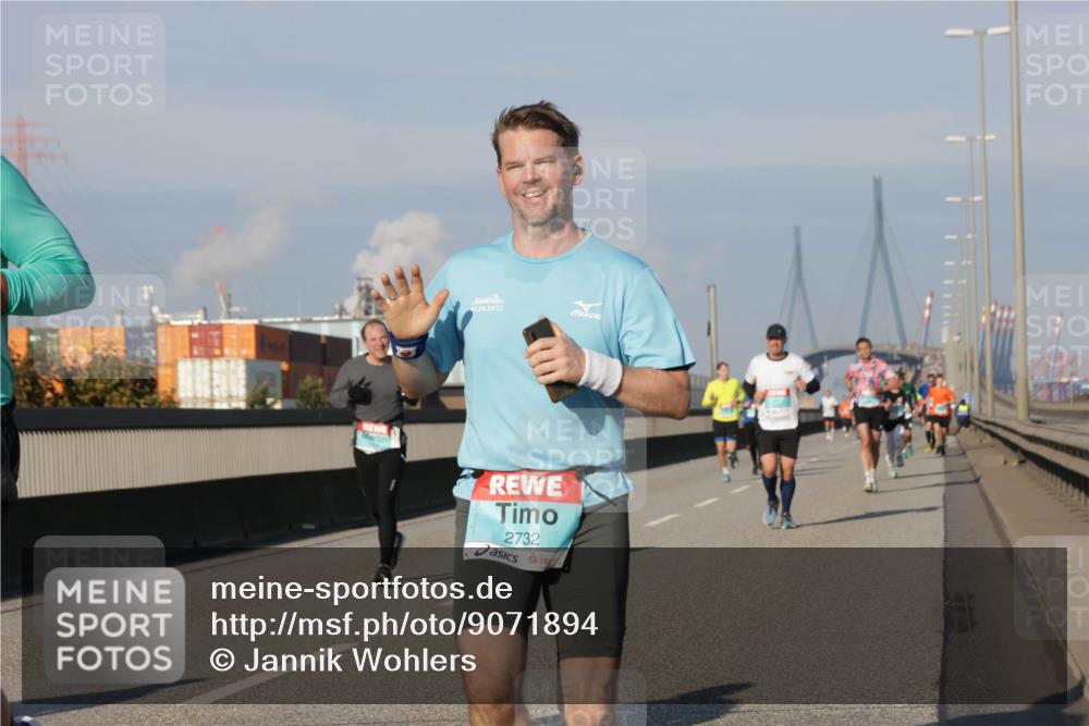 03.10.2025 - Köhlbrandbrückenlauf Jannik Wohlers http://msf.ph/oto/9071894 03.10.2025 09:49:52 Position 3 43, 10, 2015, 2732 meine-sportfotos.de