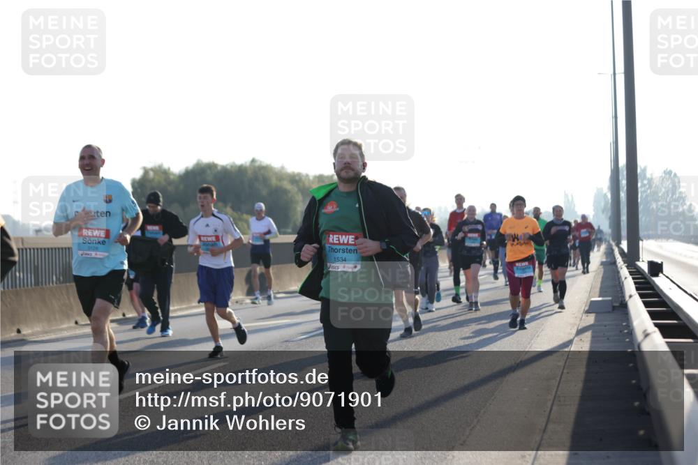 03.10.2025 - Köhlbrandbrückenlauf Jannik Wohlers http://msf.ph/oto/9071901 03.10.2025 09:18:02 Position 3 3128, 1534 meine-sportfotos.de