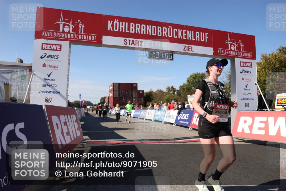 03.10.2025 - Köhlbrandbrückenlauf Lena Gebhardt http://msf.ph/oto/9071905 03.10.2025 13:37:03 Ziel 5287, 5507, 5592, 6104, 6380, 6381 meine-sportfotos.de