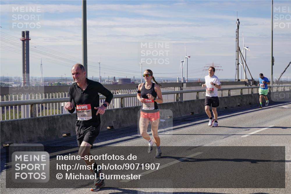 03.10.2025 - Köhlbrandbrückenlauf Michael Burmester http://msf.ph/oto/9071907 03.10.2025 12:36:53 Position 2 4080, 6769 meine-sportfotos.de
