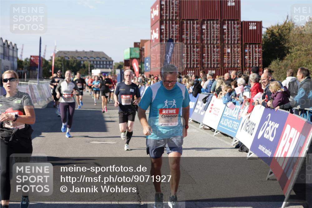 03.10.2025 - Köhlbrandbrückenlauf Jannik Wohlers http://msf.ph/oto/9071927 03.10.2025 13:15:26 Ziel 4031, 4267, 4610, 4958, 4962, 5309, 5771, 6019, 6535, 6772, 6773, 6790 meine-sportfotos.de