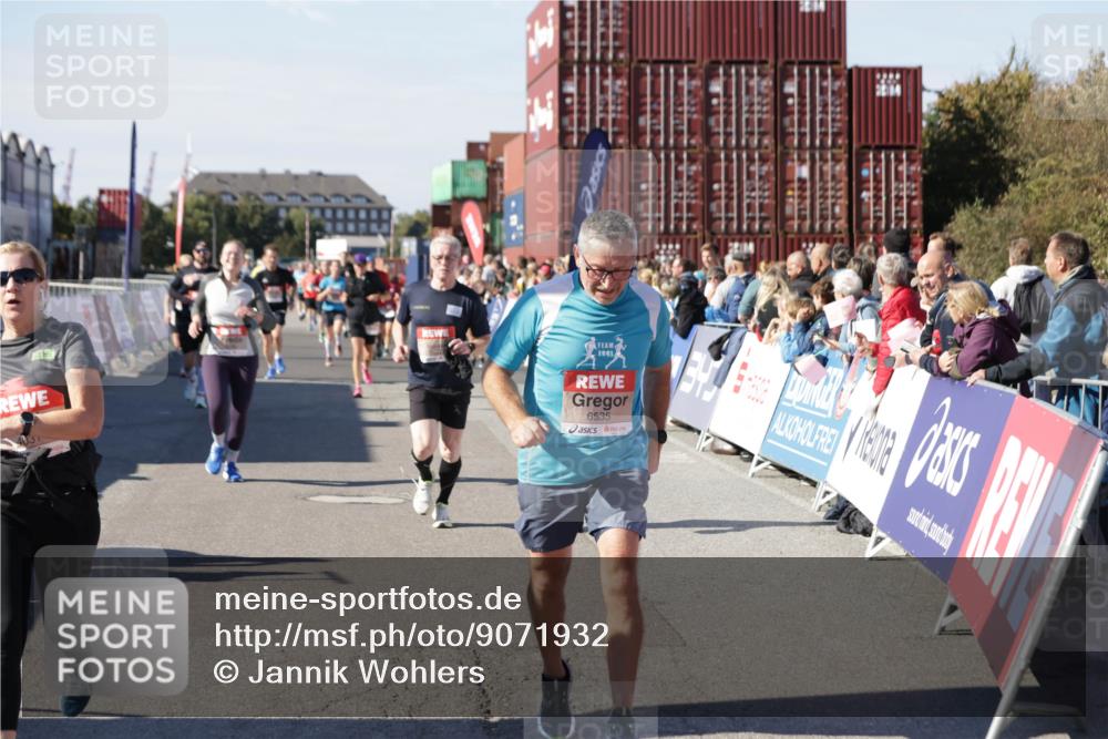 03.10.2025 - Köhlbrandbrückenlauf Jannik Wohlers http://msf.ph/oto/9071932 03.10.2025 13:15:27 Ziel 4031, 4267, 4610, 4871, 4958, 4962, 5309, 5771, 6019, 6535, 6772, 6773, 6790 meine-sportfotos.de