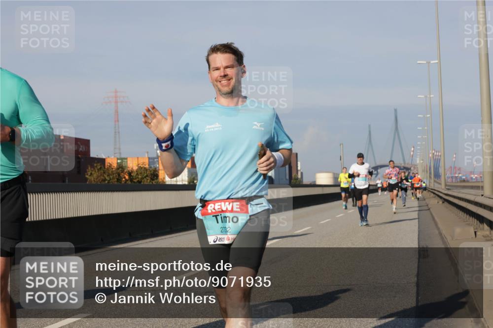 03.10.2025 - Köhlbrandbrückenlauf Jannik Wohlers http://msf.ph/oto/9071935 03.10.2025 09:49:53 Position 3 03, 10, 2015, 2732 meine-sportfotos.de