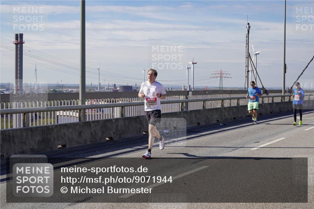 03.10.2025 - Köhlbrandbrückenlauf Michael Burmester http://msf.ph/oto/9071944 03.10.2025 12:36:55 Position 2  meine-sportfotos.de