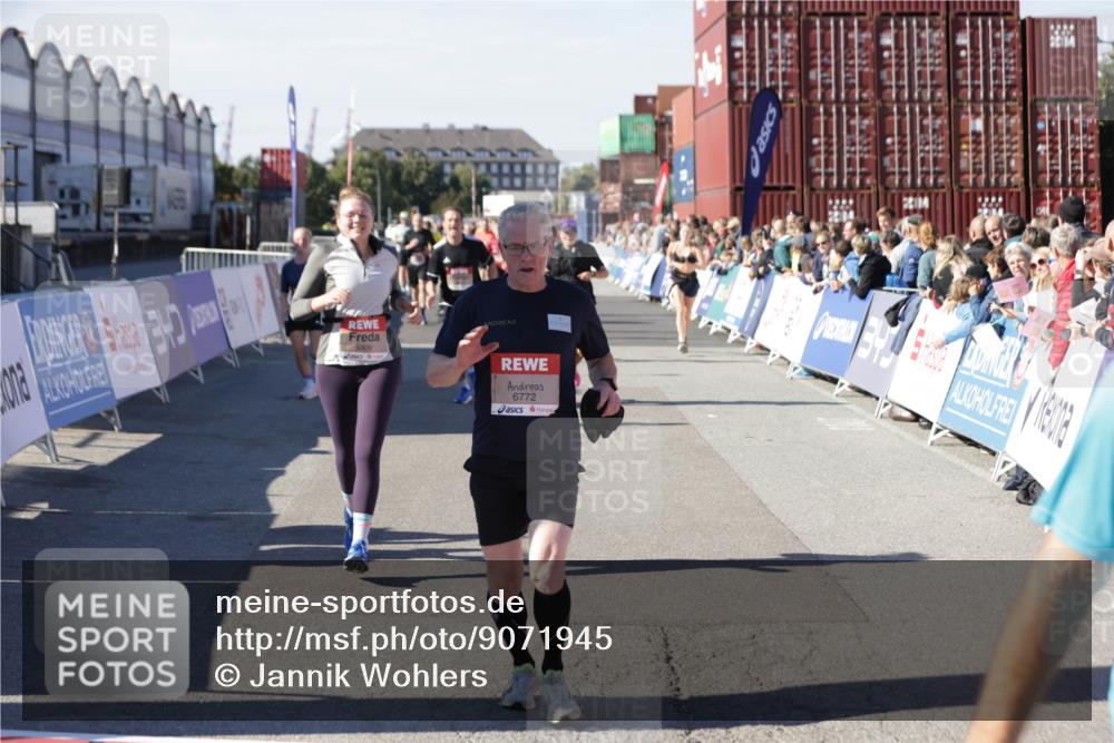 03.10.2025 - Köhlbrandbrückenlauf Jannik Wohlers http://msf.ph/oto/9071945 03.10.2025 13:15:28 Ziel 4031, 4267, 4610, 4797, 4871, 4958, 4962, 5309, 5771, 6019, 6535, 6772, 6790 meine-sportfotos.de