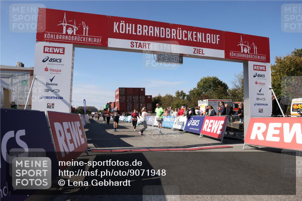 03.10.2025 - Köhlbrandbrückenlauf Lena Gebhardt http://msf.ph/oto/9071948 03.10.2025 13:37:05 Ziel 5262, 5287, 5303, 5507, 5592, 6104, 6380, 6381 meine-sportfotos.de