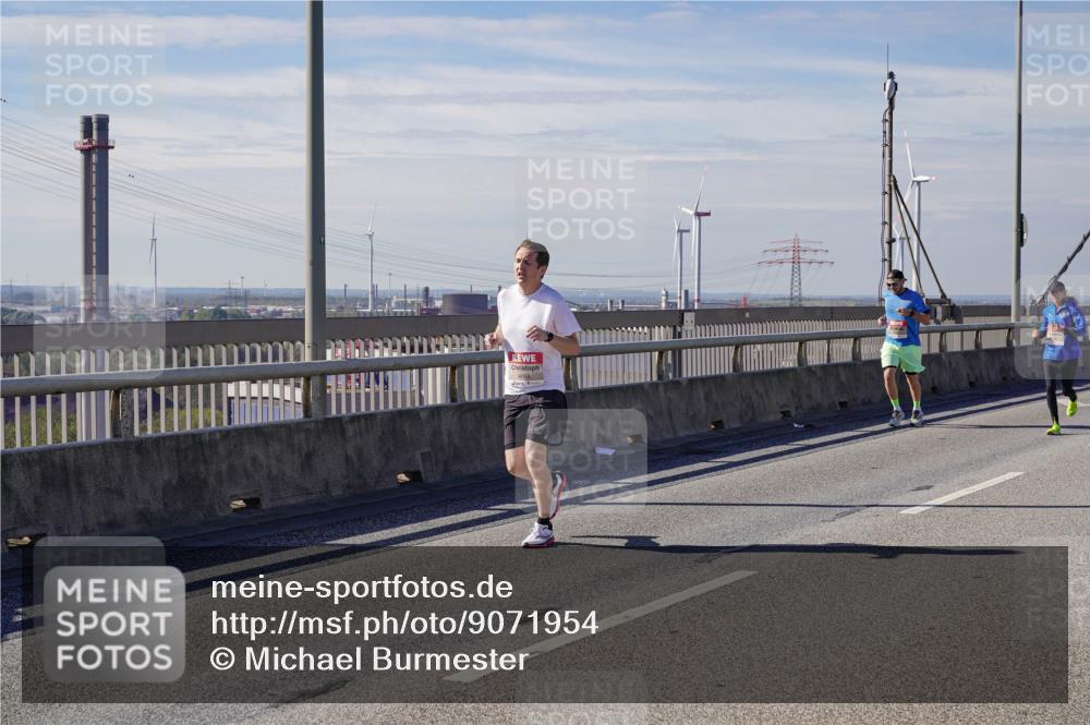 03.10.2025 - Köhlbrandbrückenlauf Michael Burmester http://msf.ph/oto/9071954 03.10.2025 12:36:55 Position 2 4068 meine-sportfotos.de