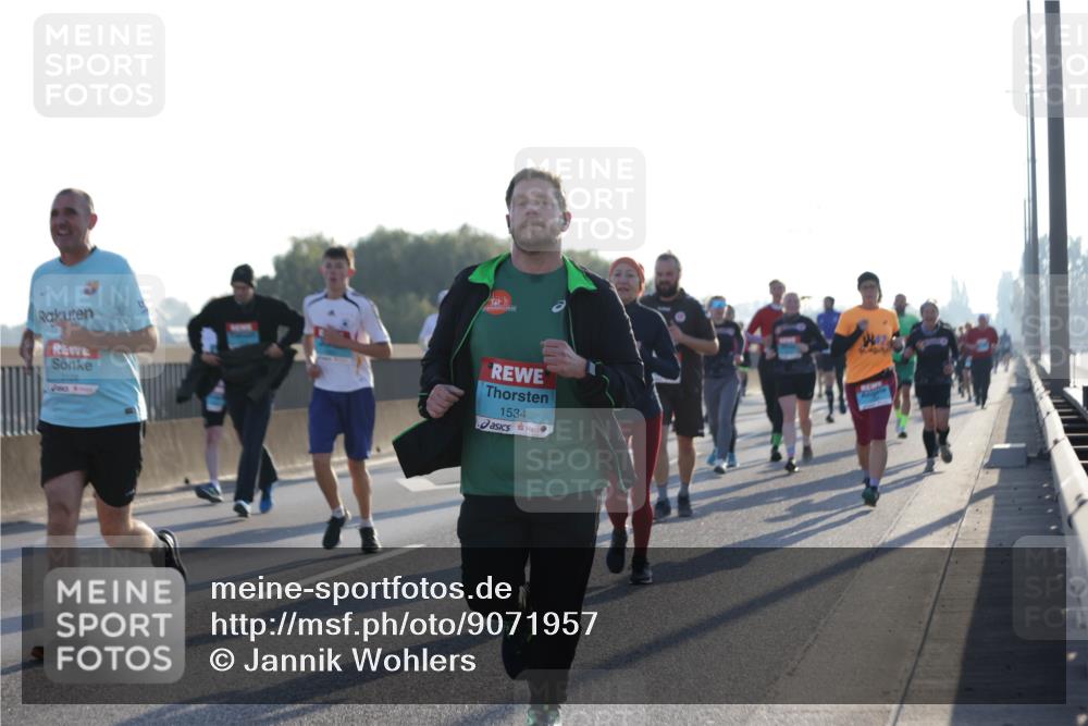 03.10.2025 - Köhlbrandbrückenlauf Jannik Wohlers http://msf.ph/oto/9071957 03.10.2025 09:18:02 Position 3 3128, 1534, 442 meine-sportfotos.de
