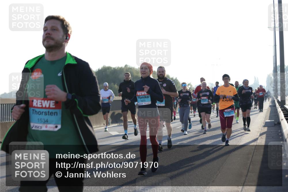 03.10.2025 - Köhlbrandbrückenlauf Jannik Wohlers http://msf.ph/oto/9071970 03.10.2025 09:18:03 Position 3 1534, 1670 meine-sportfotos.de