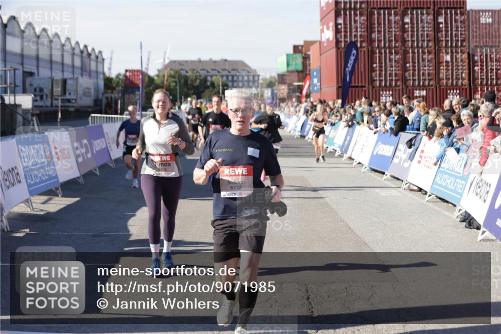 03.10.2025 - Köhlbrandbrückenlauf Jannik Wohlers http://msf.ph/oto/9071985 03.10.2025 13:15:29 Ziel 4031, 4267, 4610, 4797, 4871, 4958, 4962, 5309, 5771, 6019, 6535, 6772, 6790 meine-sportfotos.de