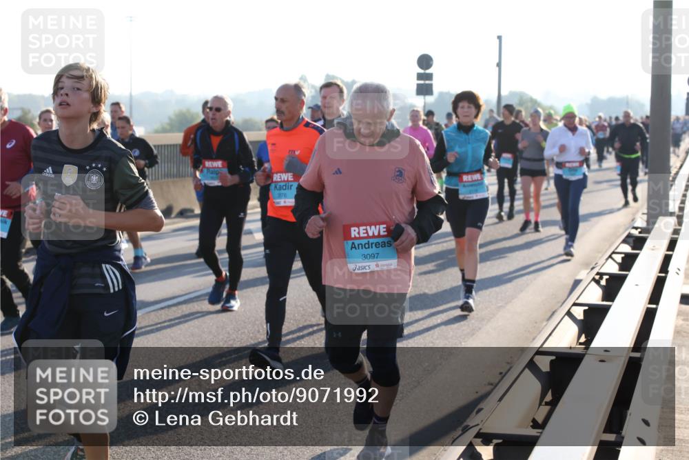03.10.2025 - Köhlbrandbrückenlauf Lena Gebhardt http://msf.ph/oto/9071992 03.10.2025 09:24:44 Position 1 3576, 3097 meine-sportfotos.de