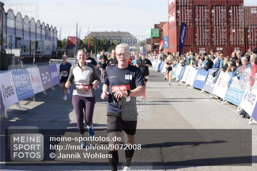03.10.2025 - Köhlbrandbrückenlauf Jannik Wohlers http://msf.ph/oto/9072008 03.10.2025 13:15:29 Ziel 4031, 4267, 4610, 4797, 4871, 4958, 4962, 5309, 5771, 6019, 6535, 6772, 6790 meine-sportfotos.de