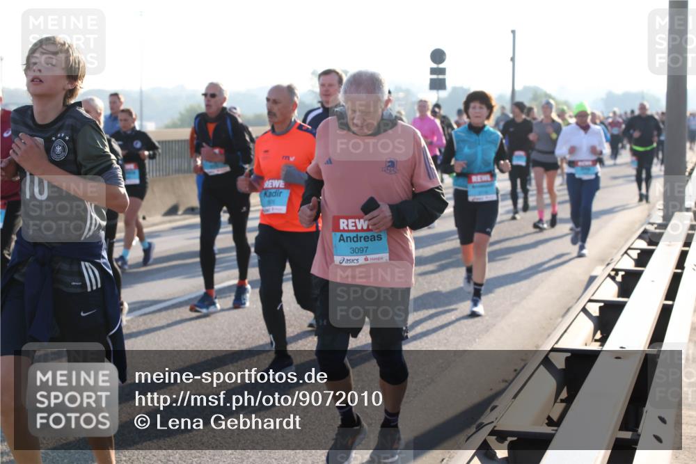 03.10.2025 - Köhlbrandbrückenlauf Lena Gebhardt http://msf.ph/oto/9072010 03.10.2025 09:24:44 Position 1 3097 meine-sportfotos.de