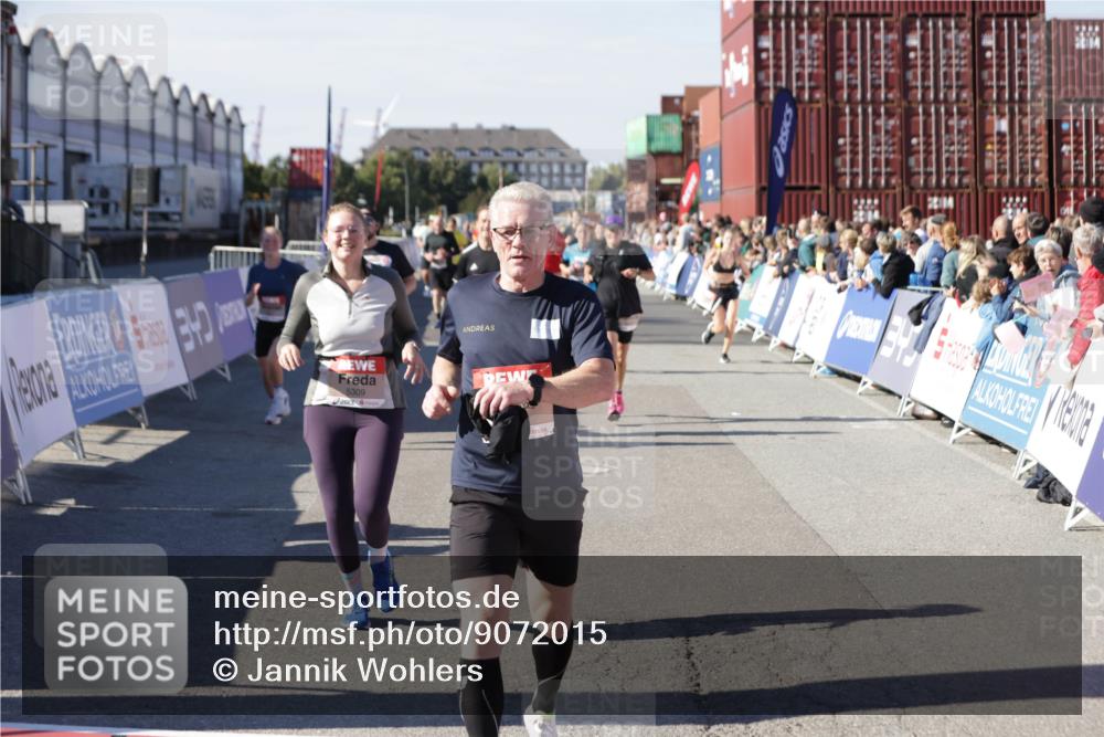 03.10.2025 - Köhlbrandbrückenlauf Jannik Wohlers http://msf.ph/oto/9072015 03.10.2025 13:15:29 Ziel 4031, 4267, 4610, 4797, 4871, 4958, 4962, 5309, 5771, 6019, 6535, 6772, 6790 meine-sportfotos.de