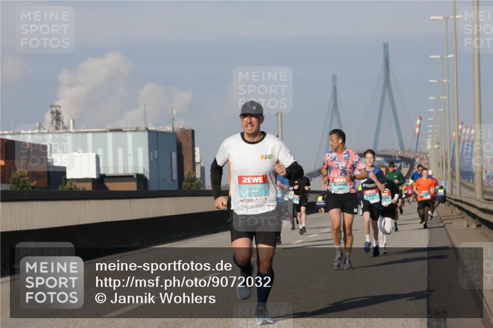 03.10.2025 - Köhlbrandbrückenlauf Jannik Wohlers http://msf.ph/oto/9072032 03.10.2025 09:49:56 Position 3 3791 meine-sportfotos.de