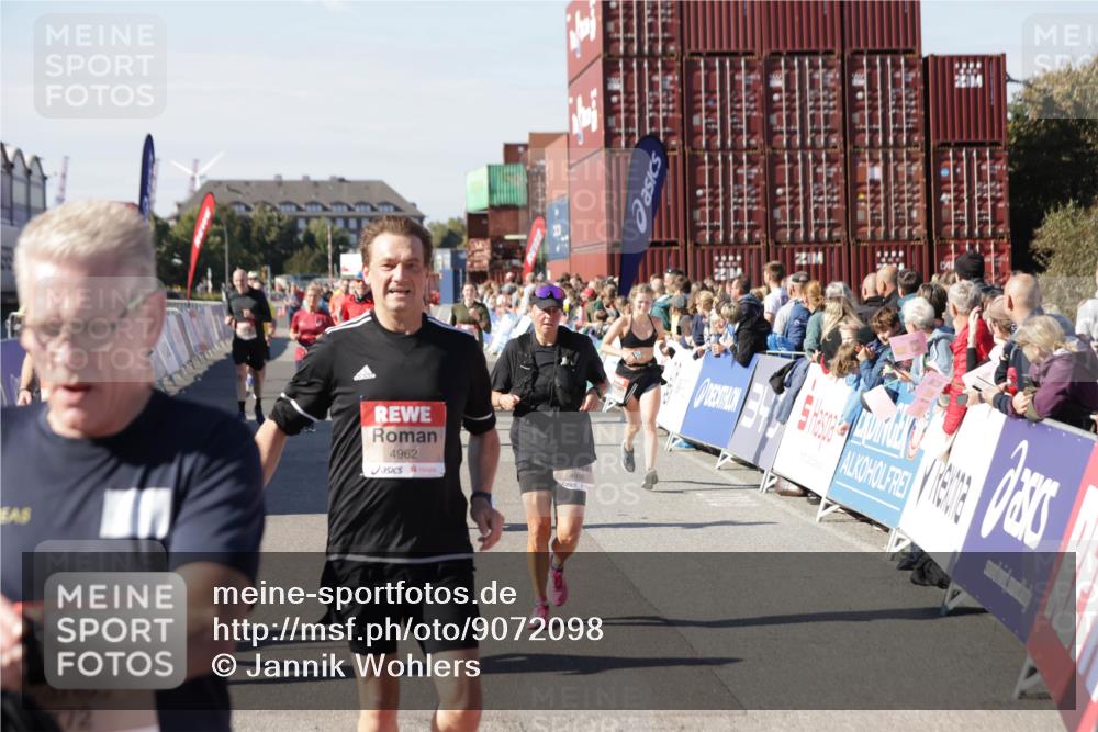 03.10.2025 - Köhlbrandbrückenlauf Jannik Wohlers http://msf.ph/oto/9072098 03.10.2025 13:15:31 Ziel 4031, 4267, 4399, 4577, 4678, 4704, 4797, 4871, 4958, 4962, 5309, 5771, 6019, 6535, 6772 meine-sportfotos.de