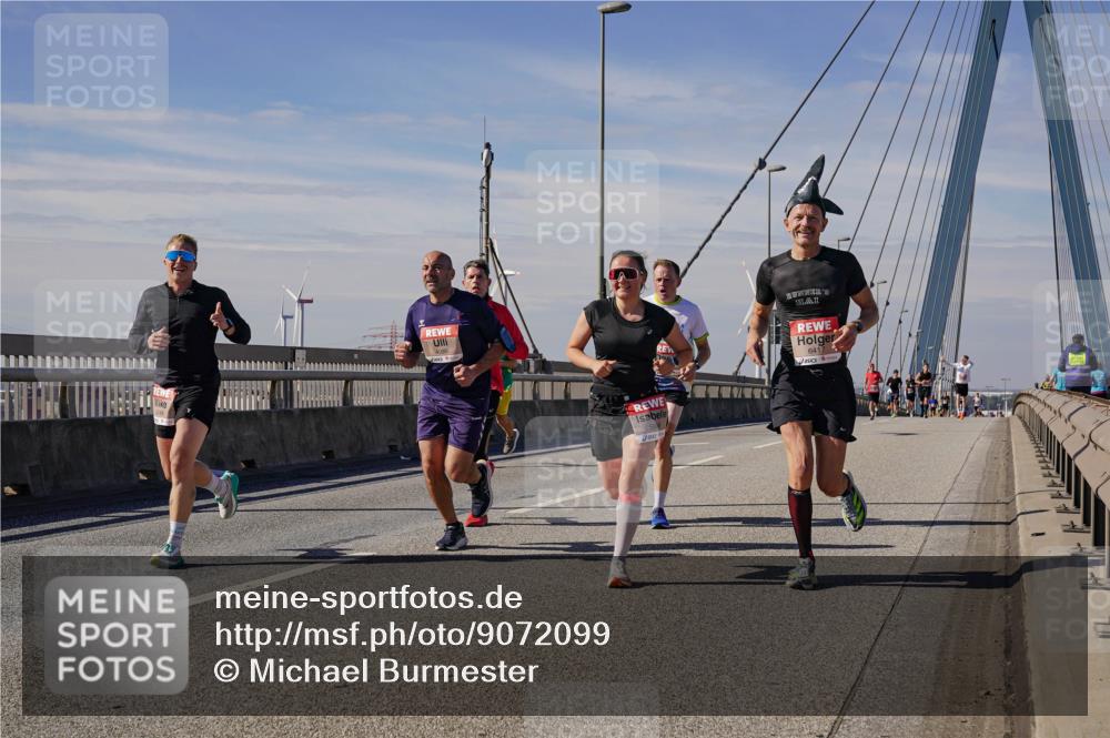 03.10.2025 - Köhlbrandbrückenlauf Michael Burmester http://msf.ph/oto/9072099 03.10.2025 12:37:07 Position 2 4099 meine-sportfotos.de