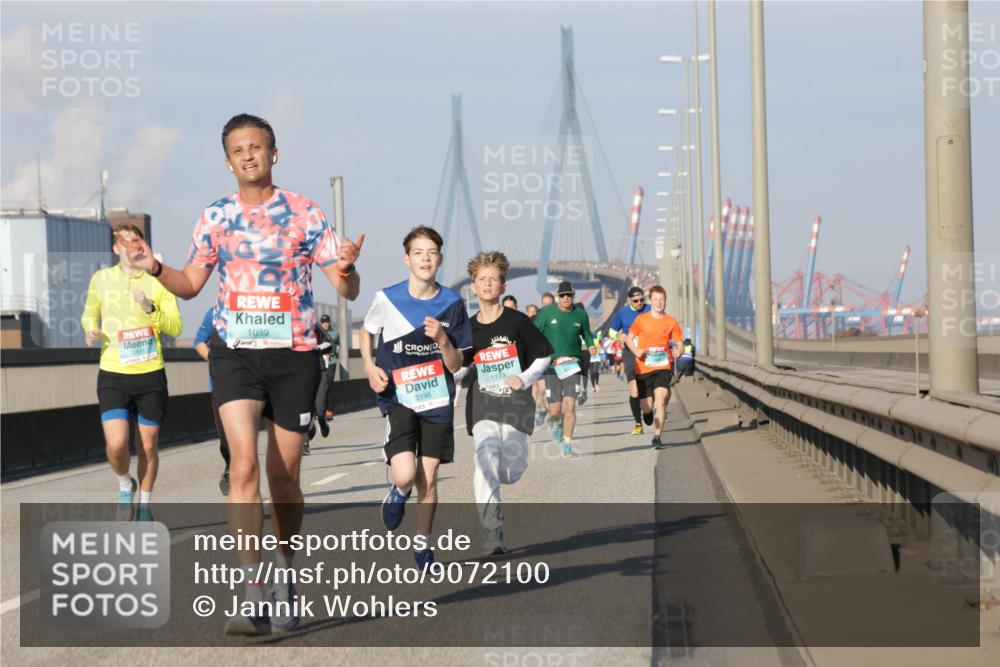 03.10.2025 - Köhlbrandbrückenlauf Jannik Wohlers http://msf.ph/oto/9072100 03.10.2025 09:49:58 Position 3 1111, 1039, 3196, 1173 meine-sportfotos.de