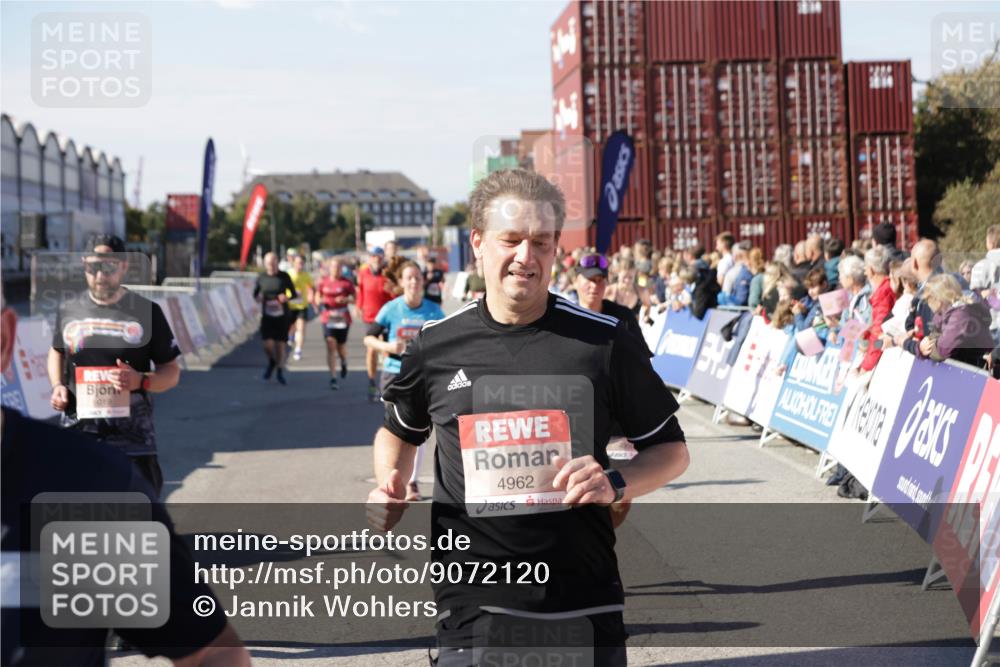 03.10.2025 - Köhlbrandbrückenlauf Jannik Wohlers http://msf.ph/oto/9072120 03.10.2025 13:15:32 Ziel 4031, 4267, 4399, 4577, 4678, 4704, 4797, 4803, 4871, 4958, 4962, 5309, 5771, 6019, 6535, 6772 meine-sportfotos.de