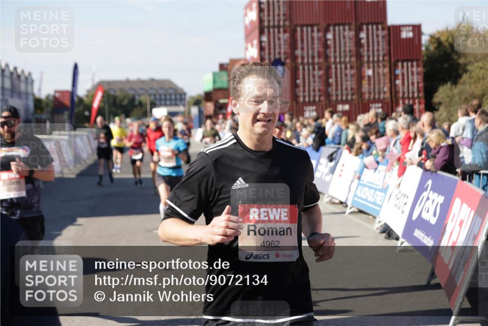 03.10.2025 - Köhlbrandbrückenlauf Jannik Wohlers http://msf.ph/oto/9072134 03.10.2025 13:15:32 Ziel 4031, 4267, 4399, 4577, 4678, 4704, 4797, 4803, 4871, 4958, 4962, 5309, 5771, 6019, 6535, 6772 meine-sportfotos.de