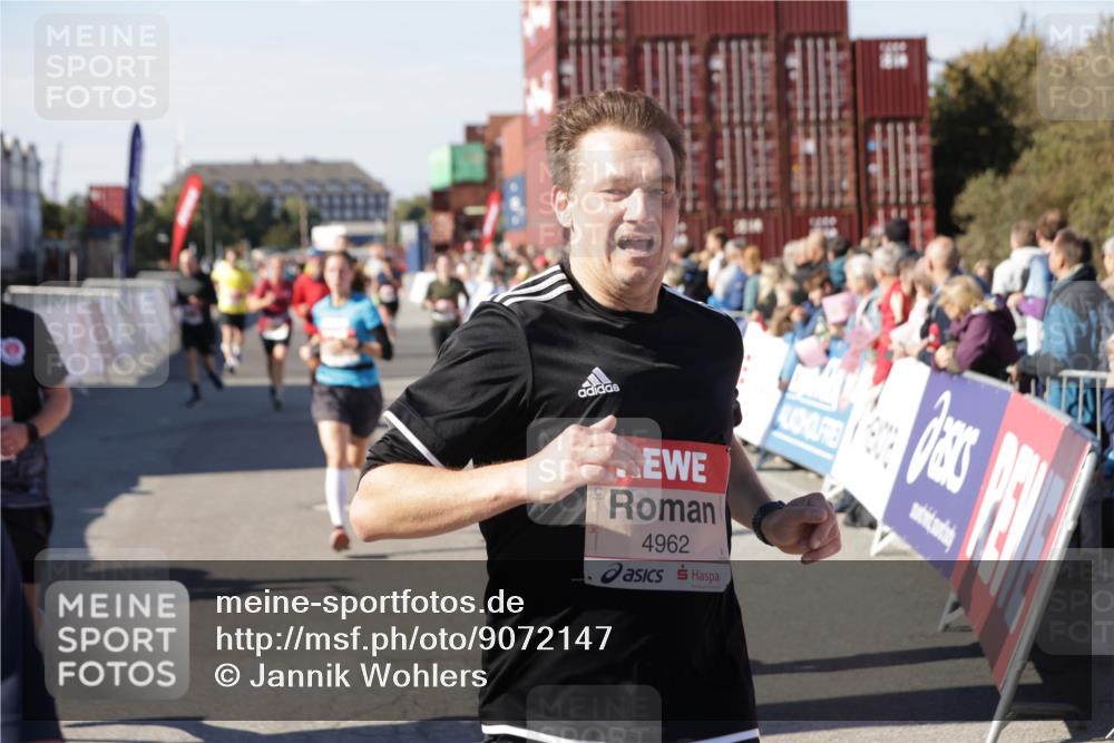 03.10.2025 - Köhlbrandbrückenlauf Jannik Wohlers http://msf.ph/oto/9072147 03.10.2025 13:15:32 Ziel 4031, 4267, 4399, 4577, 4678, 4704, 4797, 4803, 4871, 4958, 4962, 5309, 5771, 6019, 6535, 6772 meine-sportfotos.de
