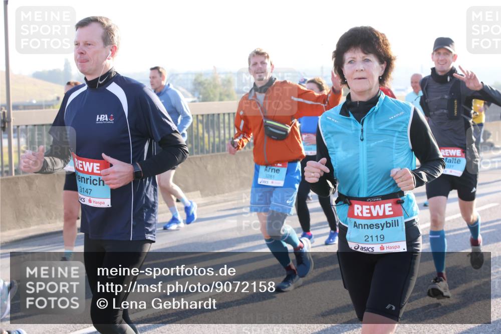 03.10.2025 - Köhlbrandbrückenlauf Lena Gebhardt http://msf.ph/oto/9072158 03.10.2025 09:24:47 Position 1 3147, 3281, 2119, 031 meine-sportfotos.de
