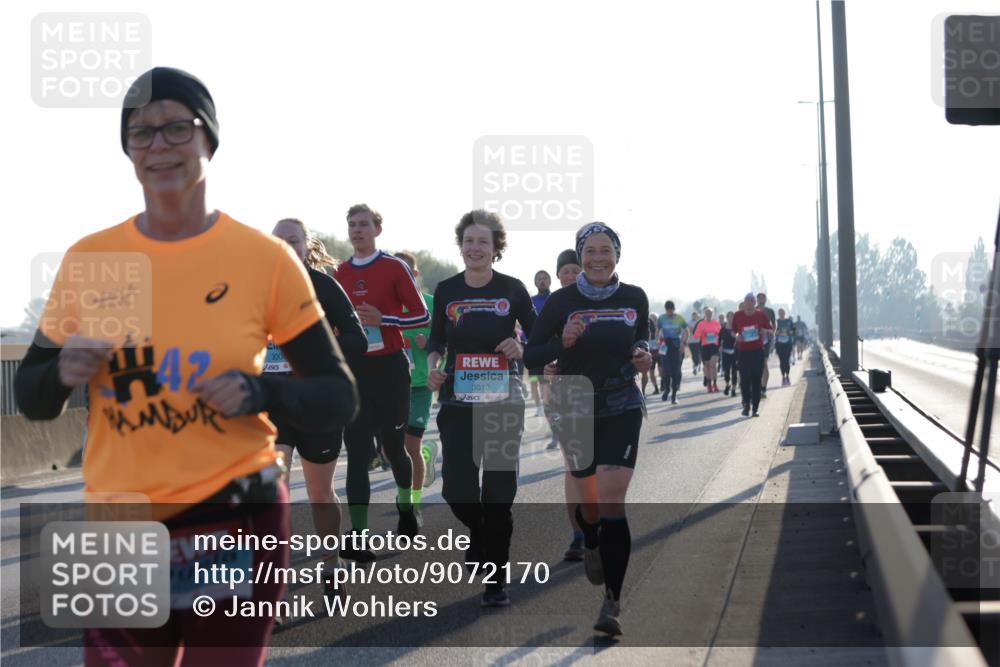 03.10.2025 - Köhlbrandbrückenlauf Jannik Wohlers http://msf.ph/oto/9072170 03.10.2025 09:18:06 Position 3 42, 300, 3010 meine-sportfotos.de