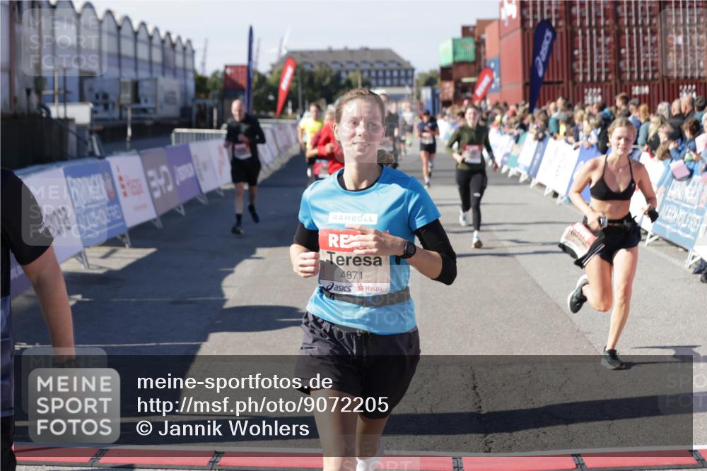 03.10.2025 - Köhlbrandbrückenlauf Jannik Wohlers http://msf.ph/oto/9072205 03.10.2025 13:15:34 Ziel 4031, 4267, 4399, 4421, 4577, 4678, 4704, 4797, 4803, 4871, 4958, 4962, 5309, 5942, 6019, 6535, 6772 meine-sportfotos.de