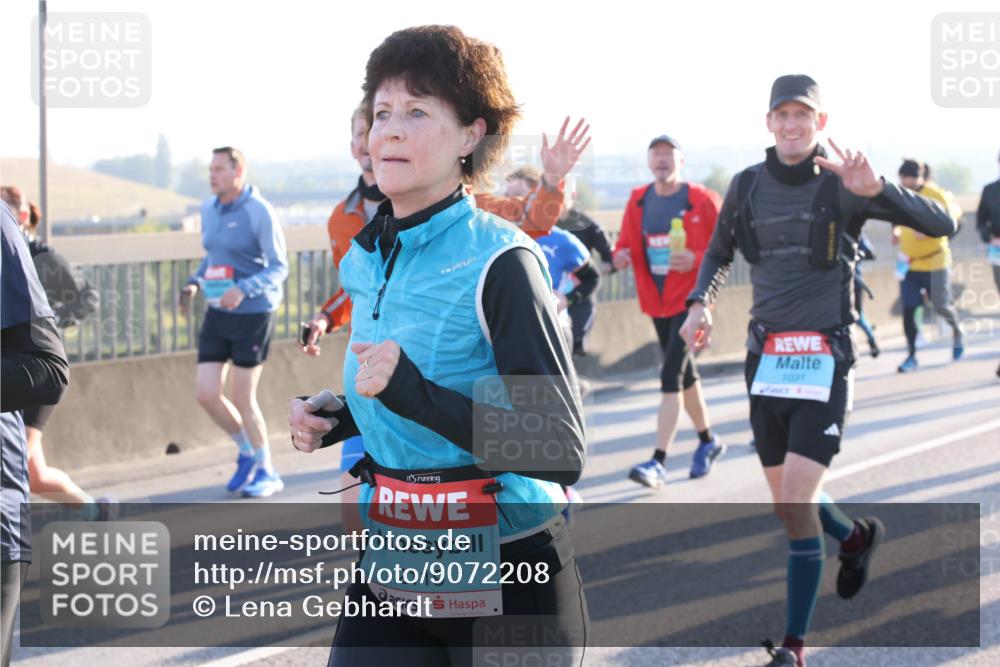 03.10.2025 - Köhlbrandbrückenlauf Lena Gebhardt http://msf.ph/oto/9072208 03.10.2025 09:24:47 Position 1 2119, 1031 meine-sportfotos.de