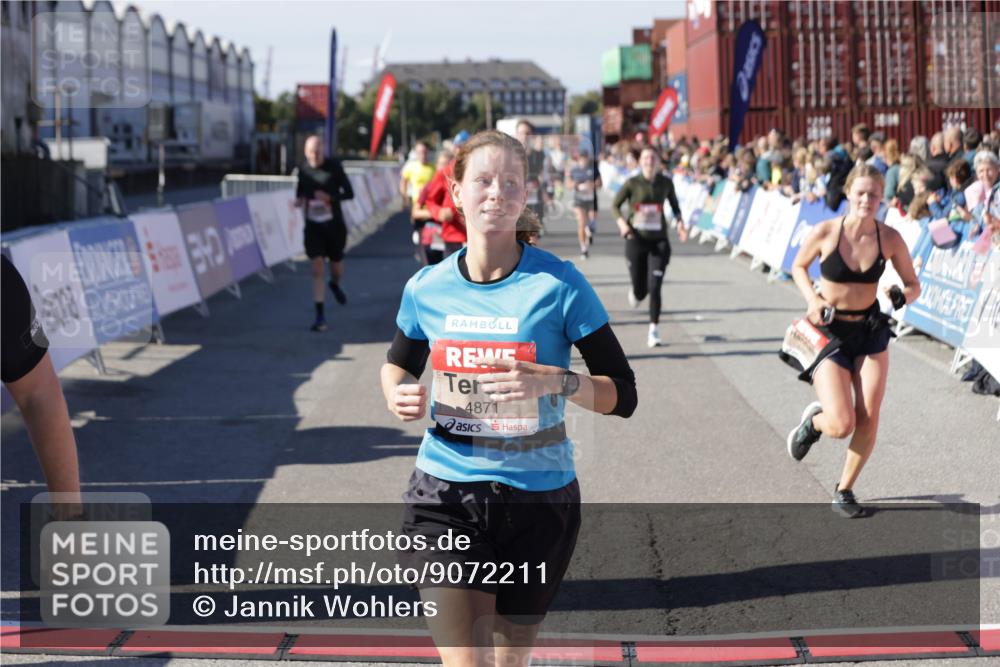 03.10.2025 - Köhlbrandbrückenlauf Jannik Wohlers http://msf.ph/oto/9072211 03.10.2025 13:15:34 Ziel 4031, 4267, 4399, 4421, 4577, 4678, 4704, 4797, 4803, 4871, 4958, 4962, 5309, 5942, 6019, 6535, 6772 meine-sportfotos.de