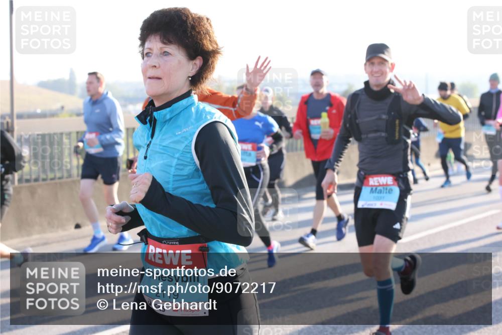 03.10.2025 - Köhlbrandbrückenlauf Lena Gebhardt http://msf.ph/oto/9072217 03.10.2025 09:24:47 Position 1 2119, 1097 meine-sportfotos.de