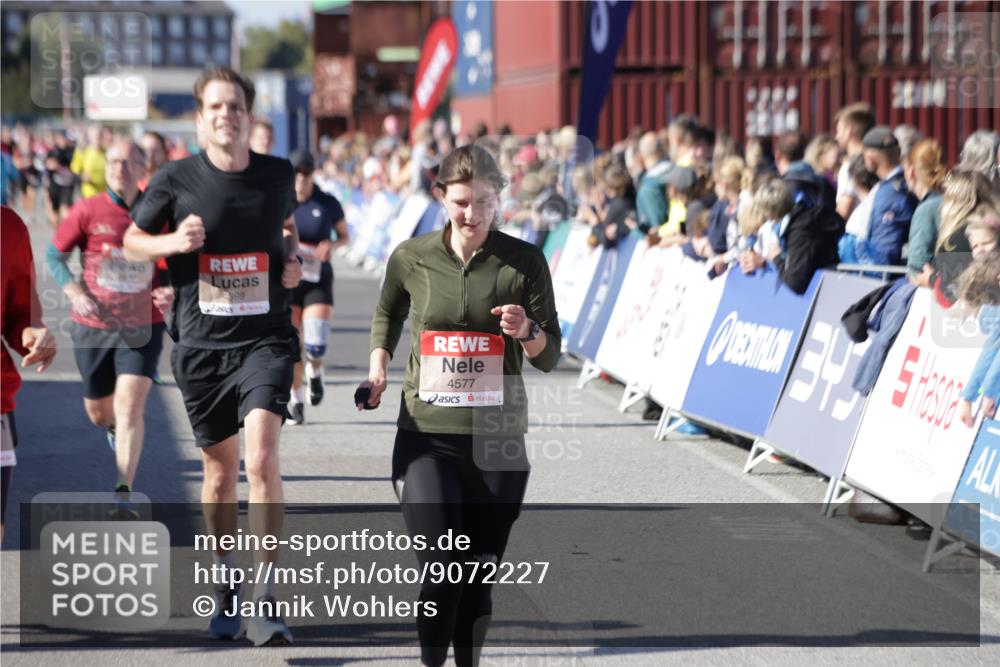 03.10.2025 - Köhlbrandbrückenlauf Jannik Wohlers http://msf.ph/oto/9072227 03.10.2025 13:15:36 Ziel 4031, 4210, 4267, 4399, 4421, 4577, 4604, 4678, 4704, 4797, 4803, 4871, 4958, 4962, 5309, 5768, 5942, 6019, 6535, 6772 meine-sportfotos.de